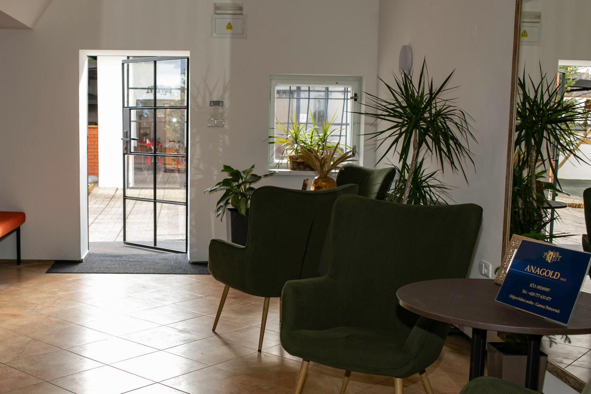 Golden Golem Hotel & Spa — Photos 1